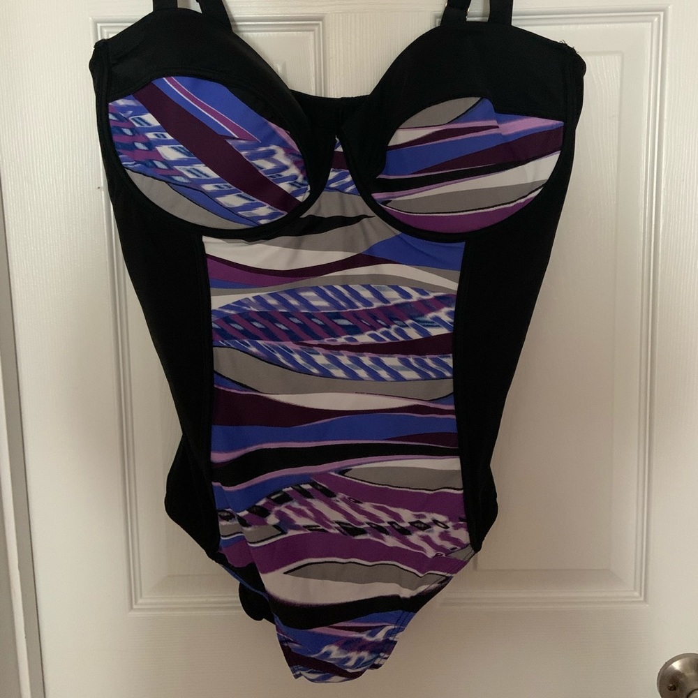 NWOT TROPICULTURE one piece swim suit 🩱